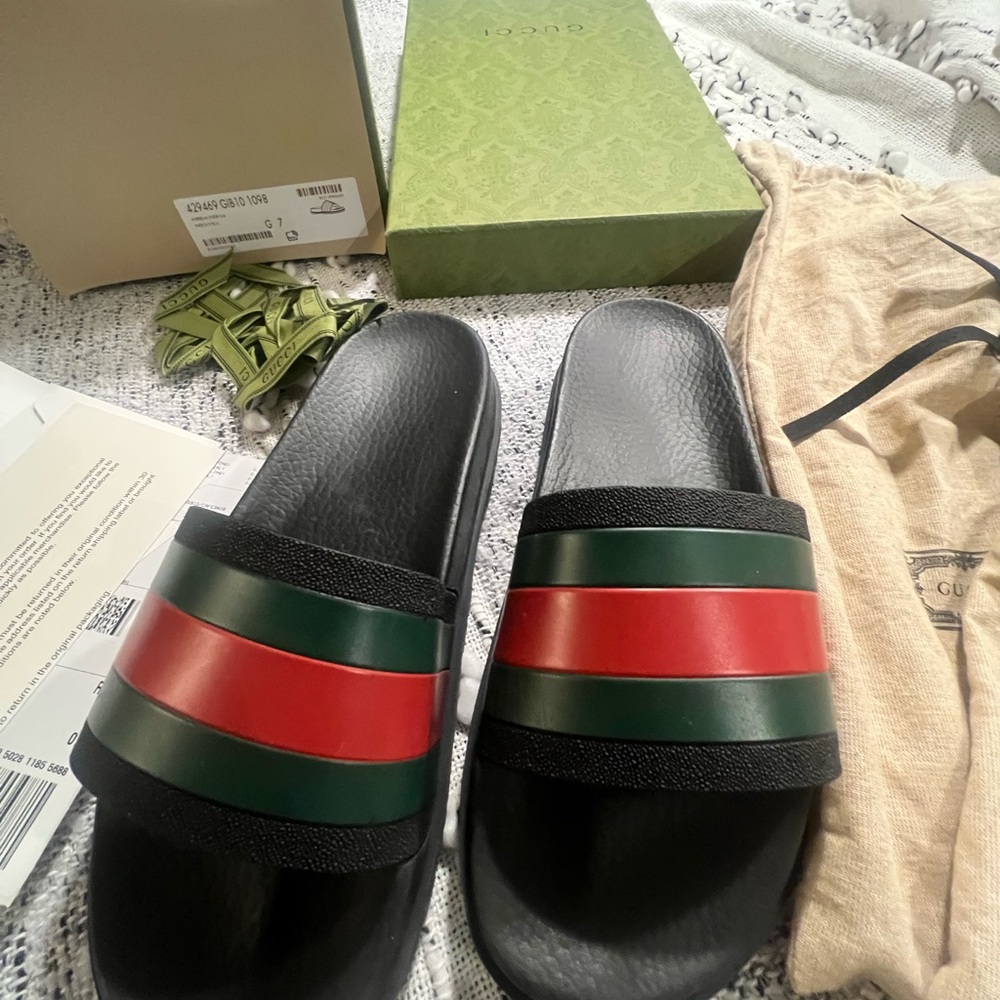 Gucci Men's 7 (women 9-9.5) Black Slides with Red and Green Accents